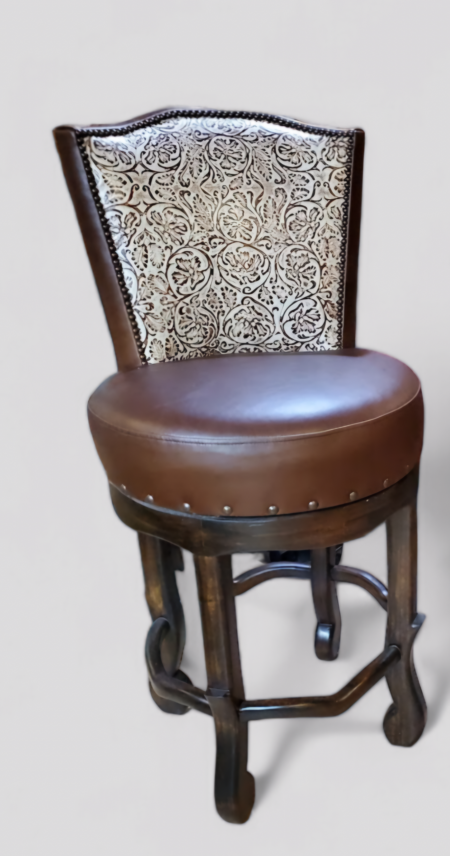 Classic Round Bar Stool